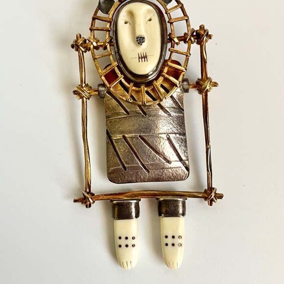 Carolyn Morris Bach Pin Lion Brooch 18K and Fine Sterling Silver - Picture 2 of 9